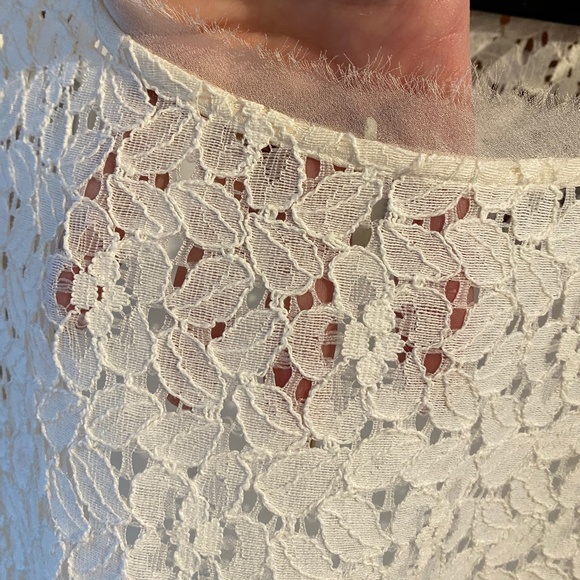 Off-white Lace Dress - Picture 7 of 8